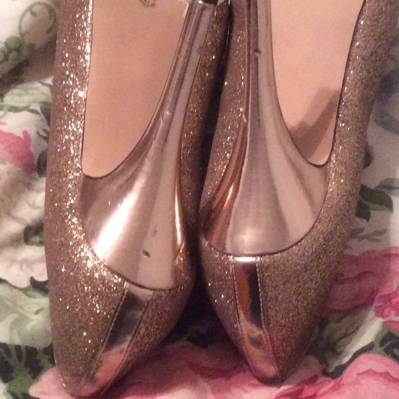 Host Pick-Breathtakingly Beautiful - Picture 3 of 4